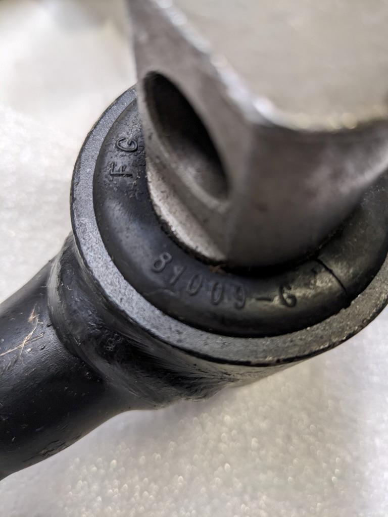 TORQUE ROD 810091-G 27 IN USED R29