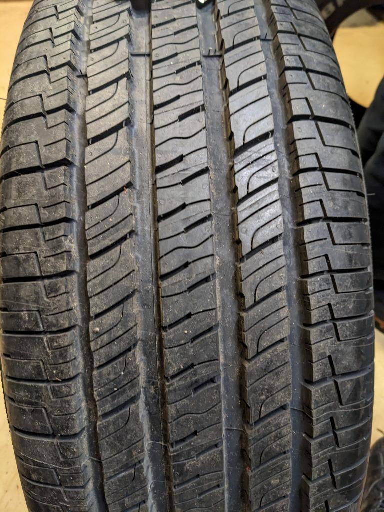 UNIROYAL LAREDO CROSS COUNTRY TOUR P 265 65 17 112T SL TIRE 04761 CQ2