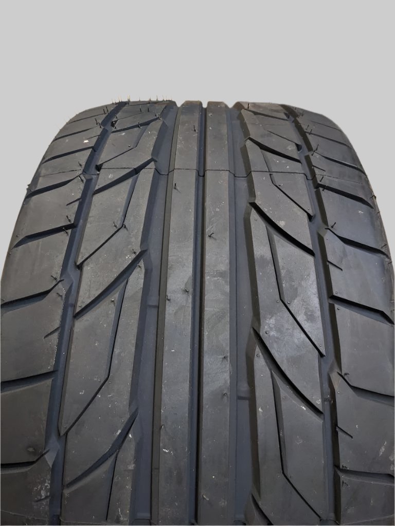 NITTO NT555 G2 P 305 35 19 106W XL TIRE 211300 CQ2