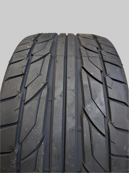 NITTO NT555 G2 P 305 35 19 106W XL TIRE 211300 CQ2