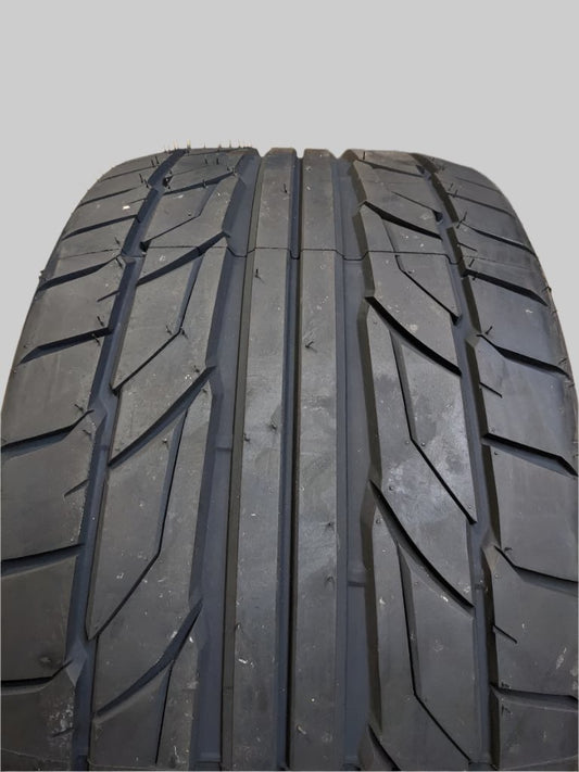 NITTO NT555 G2 P 305 35 19 106W XL TIRE 211300 CQ2
