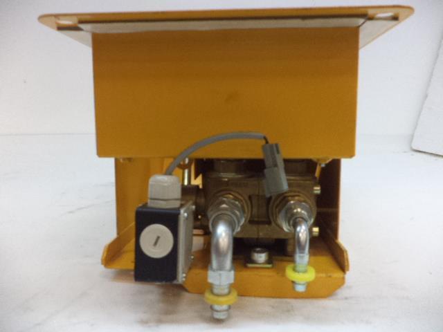 NEW PARKER SERVICE TRUCK HYDRAULIC FITTINGS COMPARTMENT BOX R34