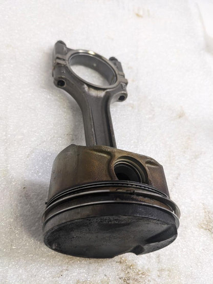 PORSCHE 996/911 CONNECTING PISTON RODS 9961031028R #4 USED 996BGL2T2