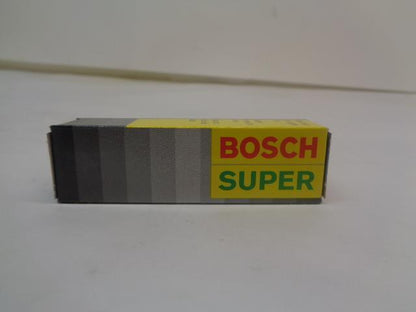 BRAND NEW BOSCH GMC SUPER SPARK PLUG 10 PACK 7572 R13T3