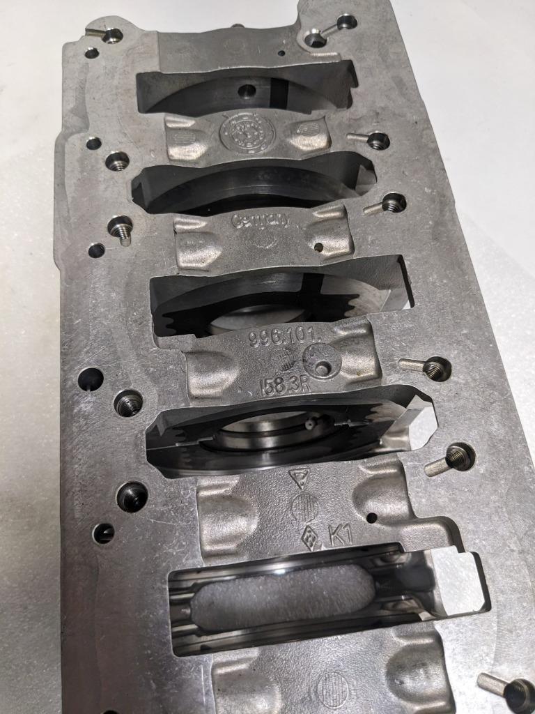 PORSCHE 9961011583R 9961011573R CRANKSHAFT CASE FOR 03 BOXSTER 986 2.7L USED 12