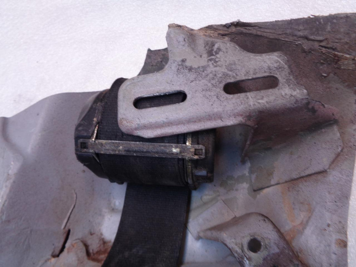 PAIR PORSCHE 911 LATE AIR COOLED CONVERTIBLE TOP MOUNTING ASSEMBLY PIECES R33