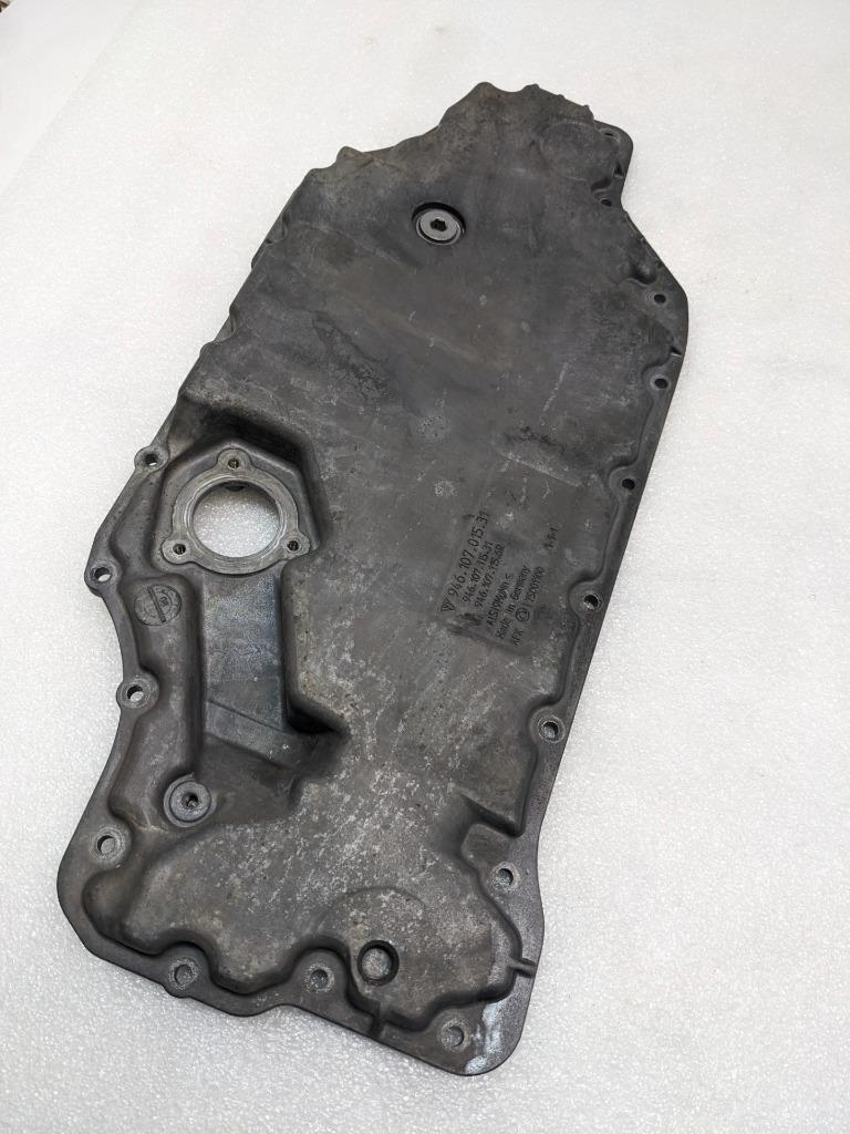 PORSCHE MACAN 15-18 TURBO ENGINE LOWER OIL PAN 94610701531 USED R24