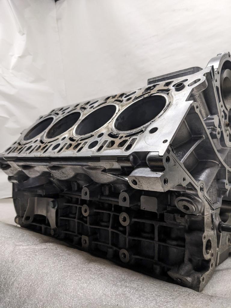 PORSCHE BARE ENGINE CASE FOR 03-10 CAYENNE 9PA 4.5L V8 USED I1