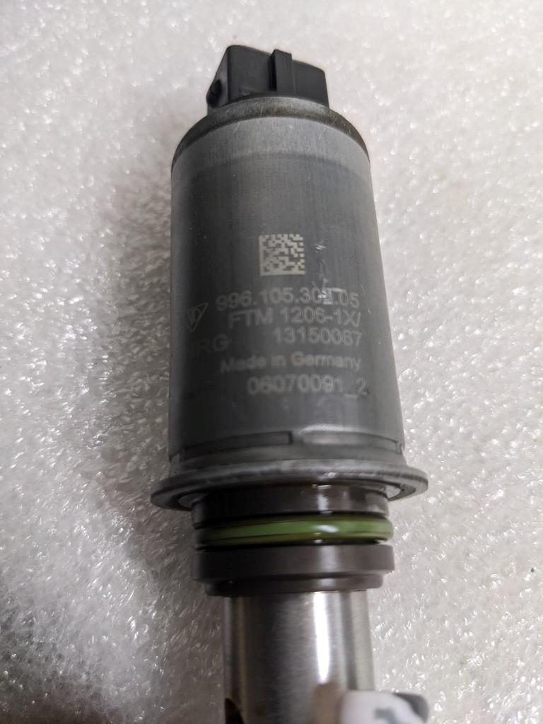 PORSCHE BOXSTER 987 05-08 VARIABLE VALVE TIMING SOLENOID 99610530305 USED 996G.L
