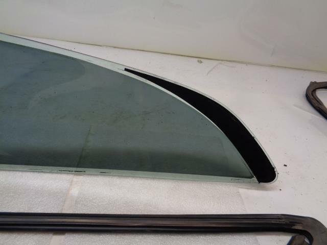 Porsche 928 S4/GTS 89-95 Rear Quarter Window Glass Left  928 543 105 08 USED SR