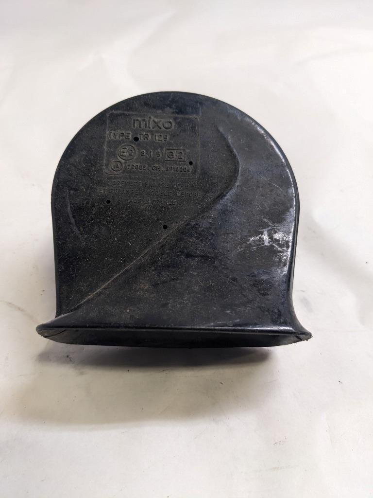 PORSCHE 84-91 944 LOW PITCH TONE ELECTRIC HORN SIREN MIXO TR129 #4 USED R21T2