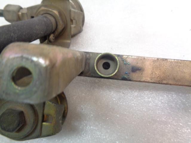 PORSCHE FUEL RAIL AND FUEL REGULATOR FOR 83-85 PORSCHE 944 USED R20