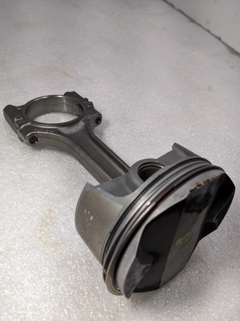 PORSCHE 987 BOXSTER PISTON & CONNECTING ROD #5 9961031028R USED 996B.G.L.