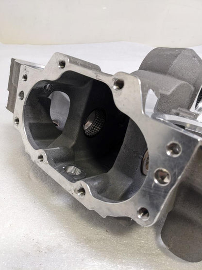 JOHN DEERE CE20020 ROW UNIT GEAR CASE HOUSING NEW I2