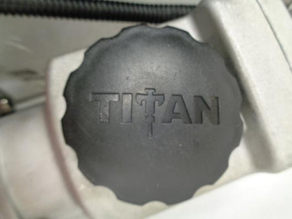 TITAN PGD2875H POST DRIVER GAS POWERED 1.3 HP HONDA ENGINE SLIGHTLY USED BRS35