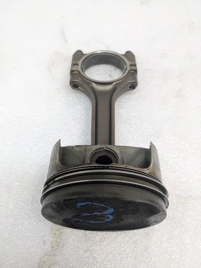 PORSCHE 911/996  CONNECTING PISTON ROD #3 9961031026R USED 996BGL2T2