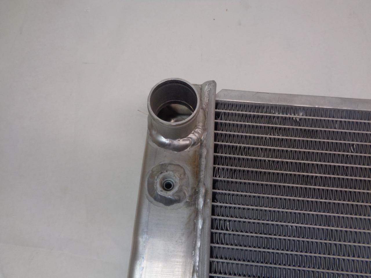 NORTHERN RADIATOR 5026P ALUMINUM RADIATOR APROX. 33x18.5x3 UNKNOWN FITMENT SR