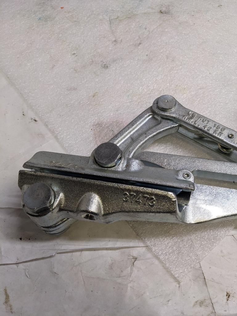 TESMEC SELF-GRIPPING CLAMP 21004060 USED I1