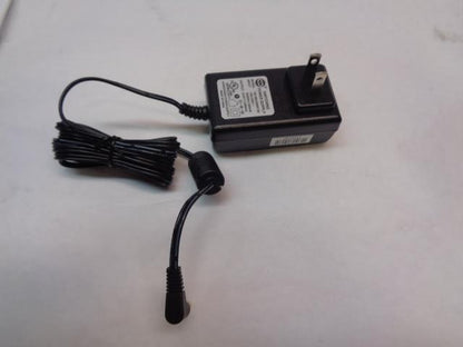 NEW AUDIOVOX 7 IN. WIDESCREEN PORTABLE DVD PLAYER BLACK DFL710 R17