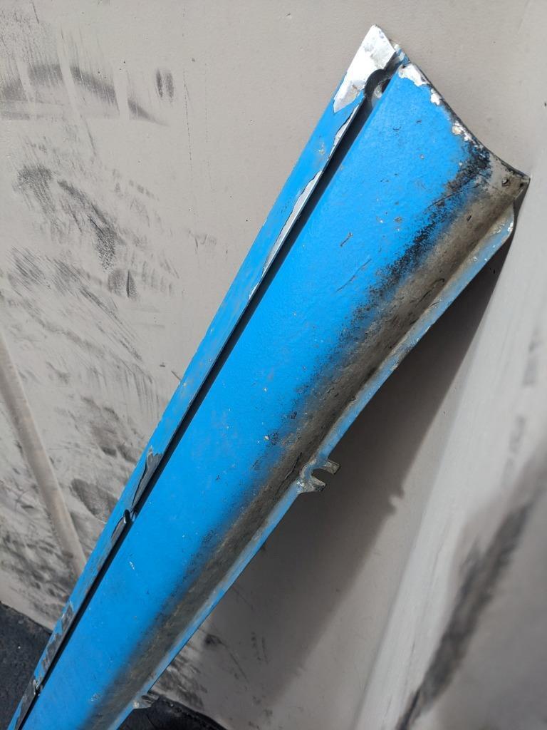 DAMAGED PORSCHE ALUMINUM RIGHT ROCKER PANEL BLUE FOR 78-89 911SC USED R25