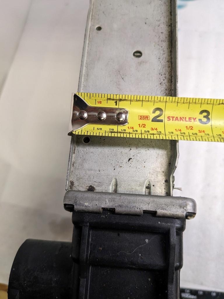 LEAKY PORSCHE 92810604401 RADIATOR FOR 87-91 PORSCHE 928 MANUAL TRANS USED R25