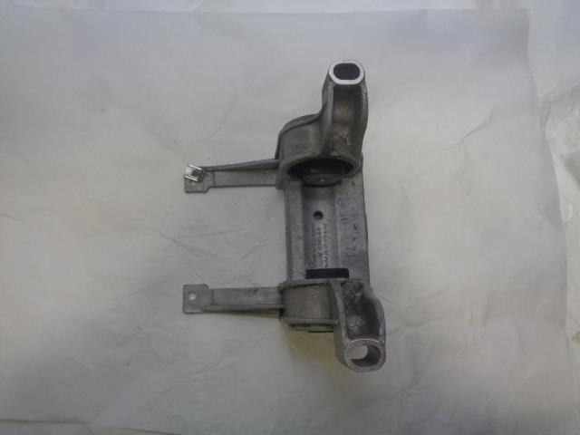 PORSCHE GENUINE FITS 977-375-033-03 TRAMISSION MOUNT R24T3