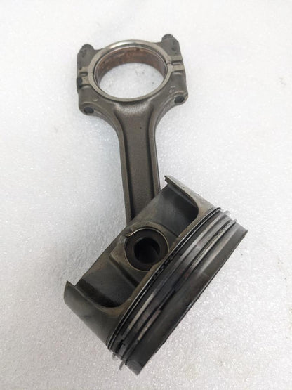 PORSCHE 911/996  CONNECTING PISTON ROD #1 9961031026R USED 996BGL2T2