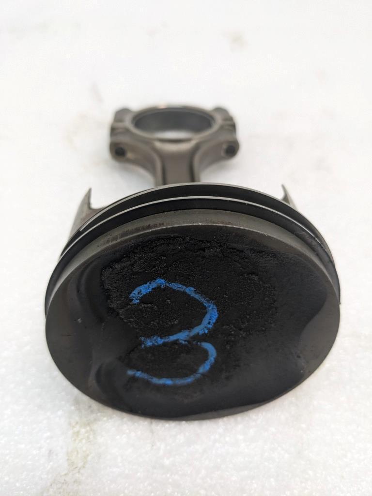 PORSCHE 911/996  CONNECTING PISTON ROD #3 9961031026R USED 996BGL2T2