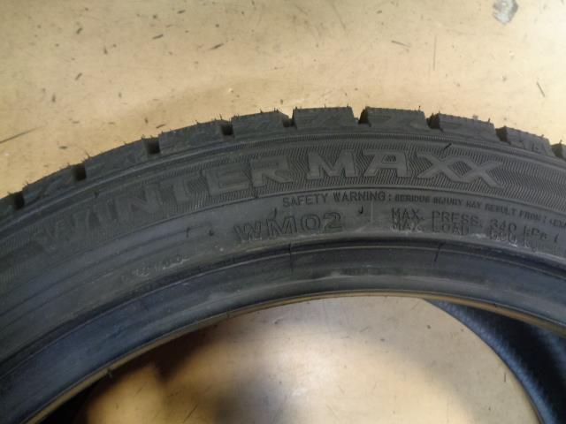 1 DUNLOP WINTERMAXX WM02 P 255 45 18 95T XL TIRE 26601636 BQ1