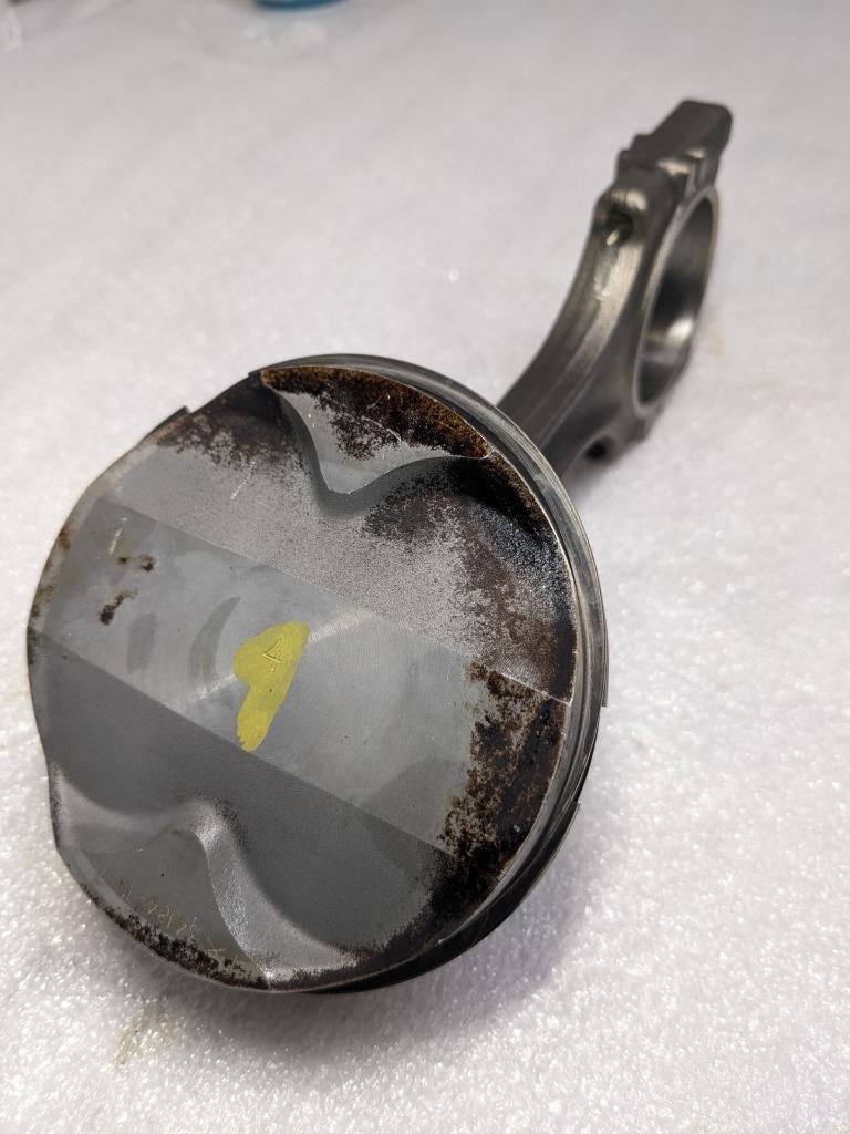 PORSCHE 987 BOXSTER PISTON & CONNECTING ROD #4 9961031028R USED 996B.G.L.