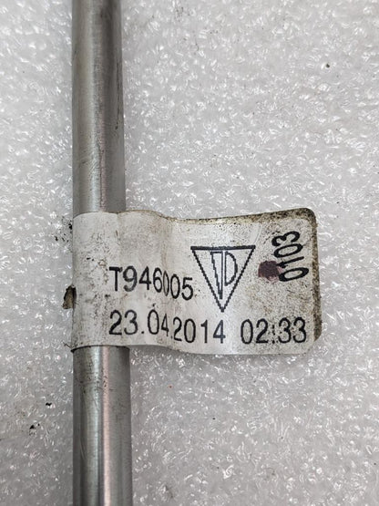 2014-18 PORSCHE MACAN PANAMERA RIGHT FUEL RAIL W/INJECTORS 94611011700 USED R23