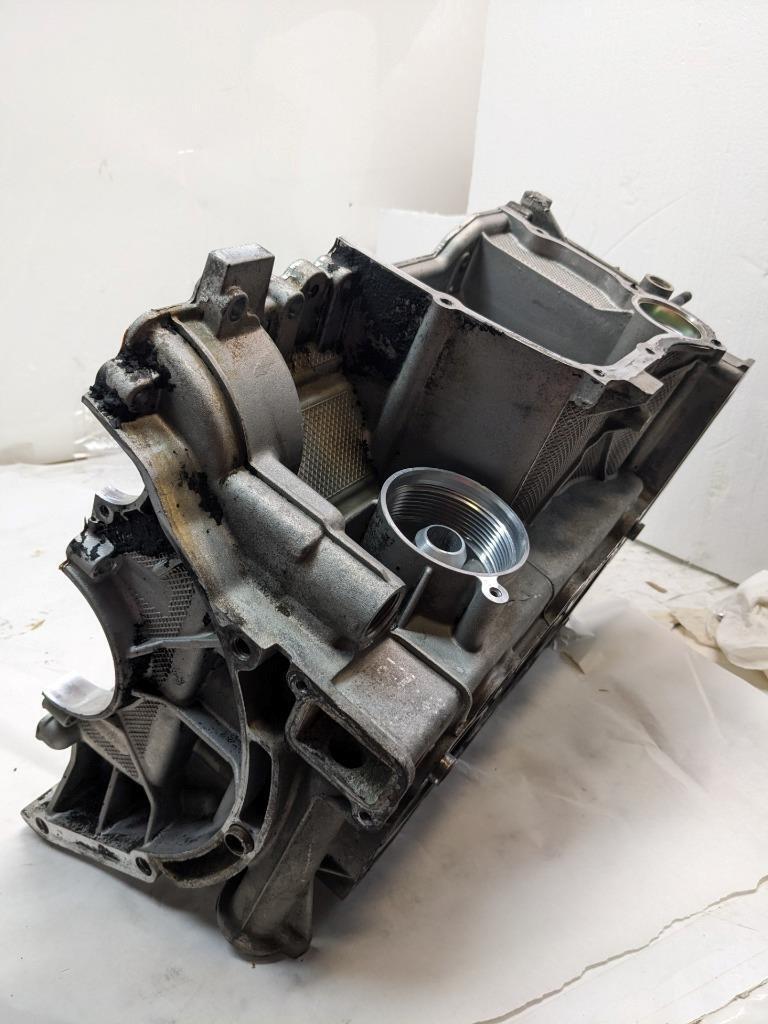 PORSCHE 911/996 3.4L RIGHT AND LEFT SIDE ENGINE BLOCK 9961011510R USED 996BGL2