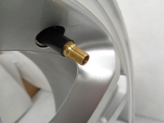 GMC MACHINED SILVER 6 SPOKE WHEEL for SIERRA YUKON 05-08 17X7.5 6X139.7 ET31 WR