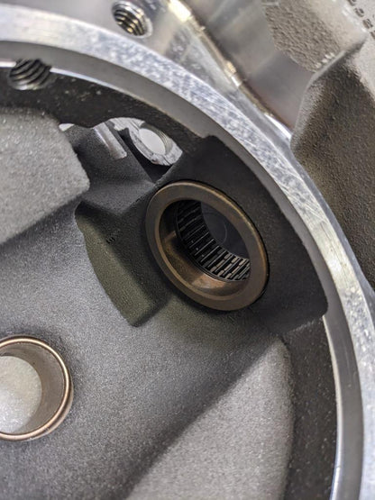 JOHN DEERE CE20020 ROW UNIT GEAR CASE HOUSING NEW I2