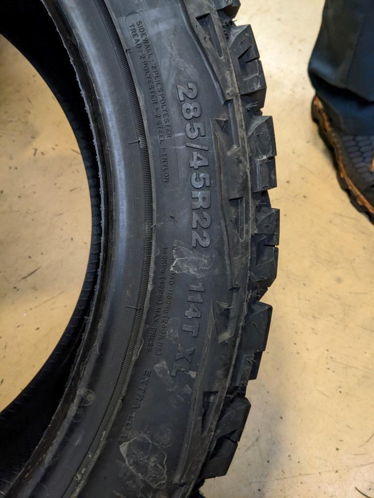 VENOM POWER TERRA HUNTER X/T P 285 45 22 114T XL TIRE TVPXT18 CQ1