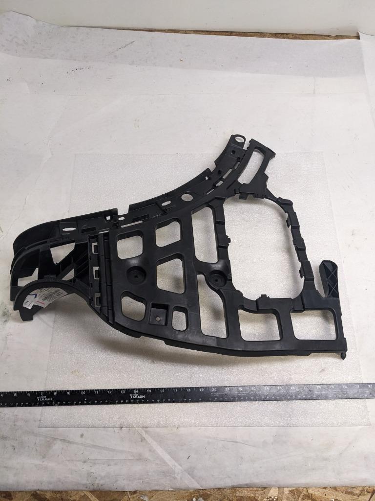 PORSCHE 95850537700 GUIDE (LEFT) FOR 2011-2014 CAYENNE BASE S NEW PGB2