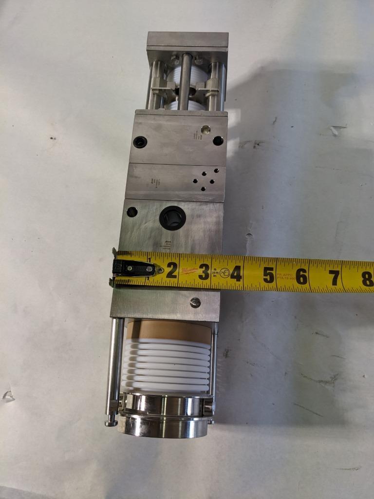 KHS PNEUMATIC CYLINDER 65175533S001 W/ APACHE 3800 CASE 8.39 X 5.6 X 3.25" R35