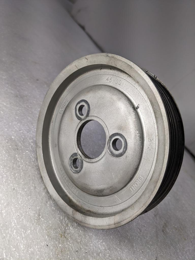 PORSCHE 911/996 POWER STEERING PUMP PULLEY 99614722360 USED 996B.G.L.