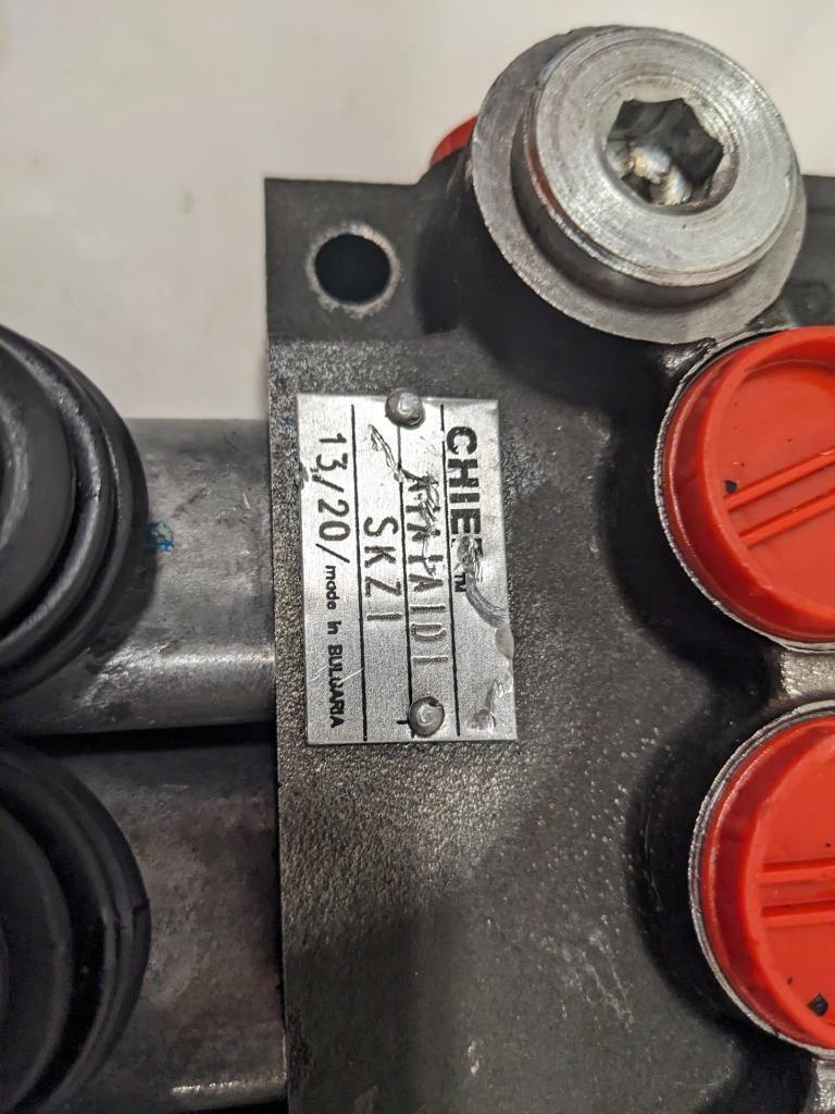 Chief 4 Way Directional Control Valve 4P40 S1Z1 A1A1A1D1 NEW BSIG1