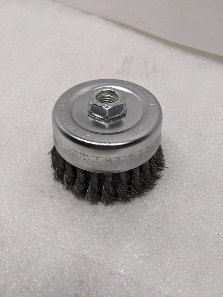 PFERD 82523 4" DIAMETER KNOT WIRE CUP BRUSH .023 CS WIRE 5/8-11 THREAD NEW R22