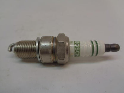 BRAND NEW BOSCH SUPER SPARK PLUG DODGE 10 PACK 7522 R13T3
