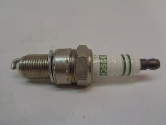 BRAND NEW BOSCH SUPER SPARK PLUG DODGE 10 PACK 7522 R13T3