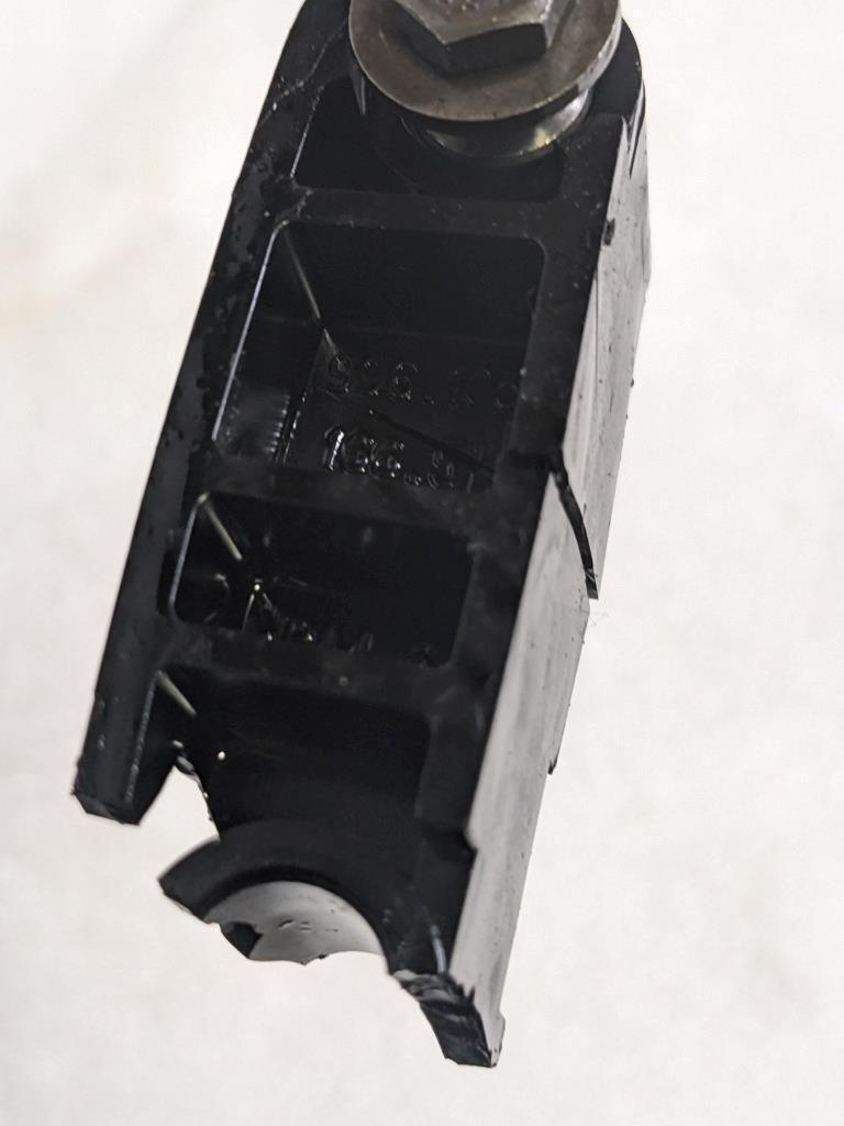 PORSCHE 996/911 1999-01 ENGINE TIMING CHAIN GUIDE RAIL 99610516651 #2  996BGL2T2