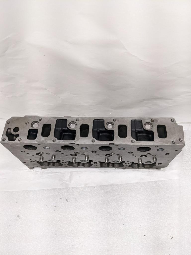 NEW HOLLAND CYLINDER HEAD FITS IVECO ENGINE(S) FC5CE5454 504389002 USED I2