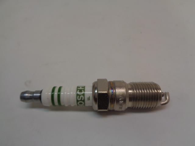 BRAND NEW BOSCH CHEVY GMC SUPER SPARK PLUG 10 PACK 7579 R13T3