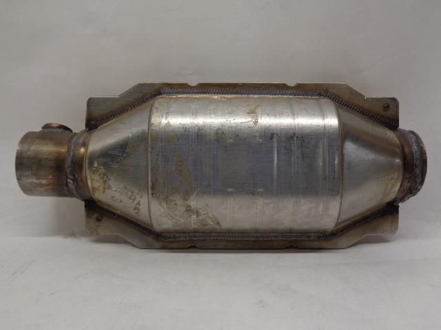 Magnaflow 51578 Direct Fit Catalytic Converter For GM 6.0/6.3L V8 2010-14 R19