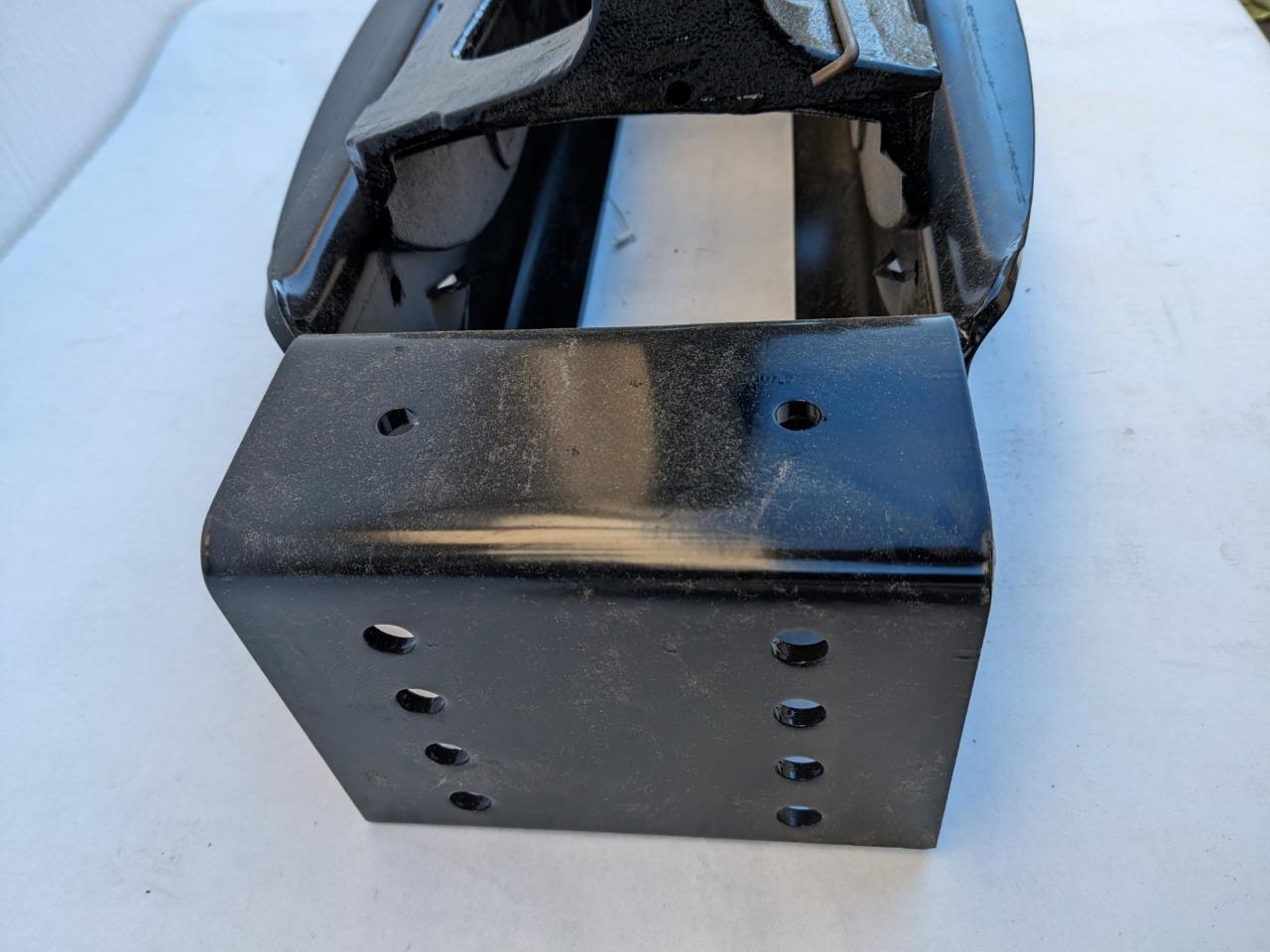 REESE 20K FIFTH WHEEL HITCH (BASE ONLY) 30083 R18