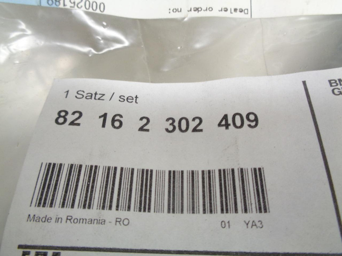 GENUINE BMW FRONT MUD FLAPS (MISSING HARDWARE) 82162302409 NEW R21