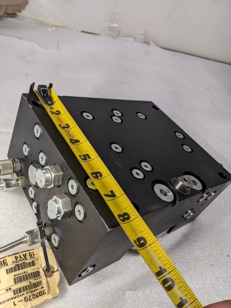 HYDRAULIC MANIFOLD ASSEMBLY 203270-1 VACRO USED R10