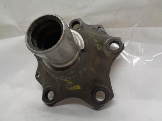 1 USED PORSCHE CARRERA WHEEL HUB 964 331 605 04/964 331 065 04 R25T6